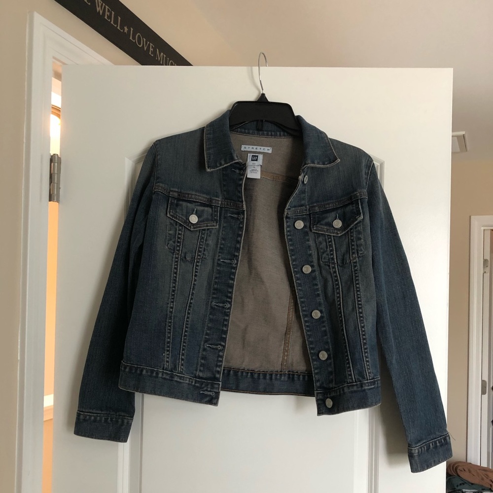 GAP jean jacket in excellent condition.